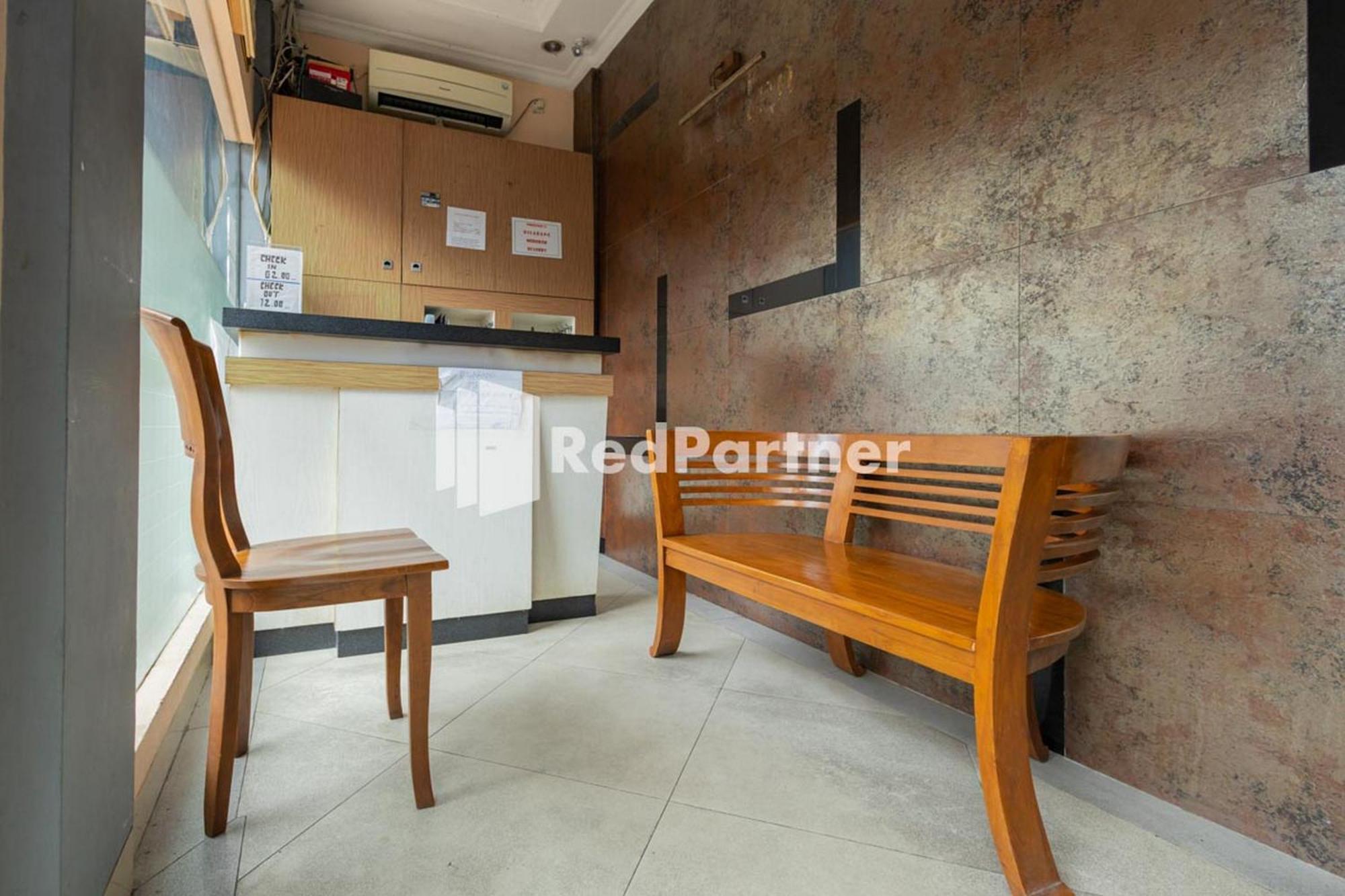 Star Hotel Jaksa Mitra Reddoorz Jakarta Luaran gambar
